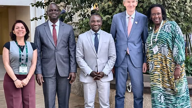From left to right: Dr. María Fernanda Álvarez, Director of the Crops for nutrition and health research area at the Alliance of Bioversity International and CIAT, Dr. Baboucarr Manneh, AfricaRice DG, Dr. Musa Kpaka, Minister of Agriculture of Sierra Leone, Juan Lucas Restrepo, Alliance of Bioversity International and CIAT DG, and Dr. Wanjiru Kamau-Rutenberg, Alliance of Bioversity International and CIAT Managing Director for Africa.